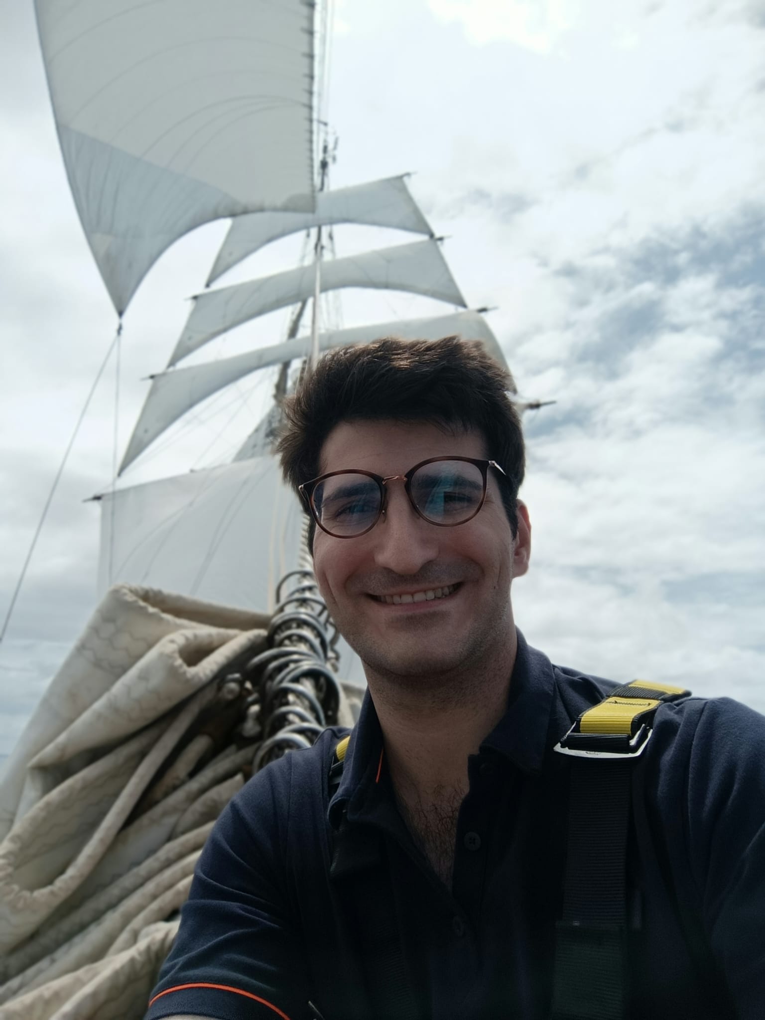 Gonzalo Jiménez Tapia a bordo del Juan Sebastián de Elcano